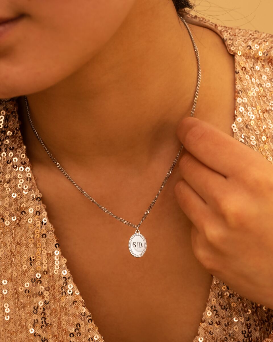 Vintage initial ketting met letters gegraveerd