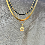 Graveerbare ketting met 4 initials op een coin in het goud