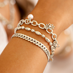 Mix van zilveren bedelarmbanden