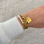 Bedelarmband met een graveerbaar hartje en een schakelarmband