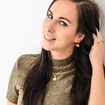 Mooie gouden ketting met gravering voor een complete look