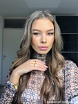 Influencer draagt finaste ringen in het goud
