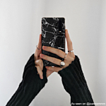 Zilveren ringen gerdragen door influencer