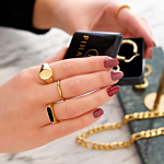 Mooie ring met een steen voor een mooie look om te kopen