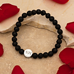 Mannen armband met kralen graveerbaar in het zwart met zilver met rozenblaadjes