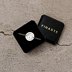 Mooie armband in een sieradendoosje