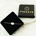 Graveerbare armband in sieradendoosje