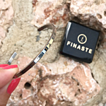 mooie zilveren smalle bangle met sieradendoosje eromheen