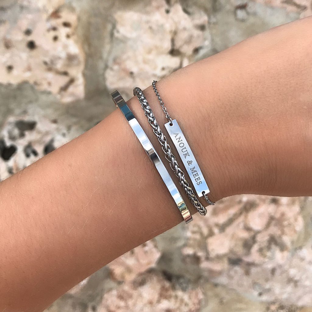 Armbandjes in de kleur zilver