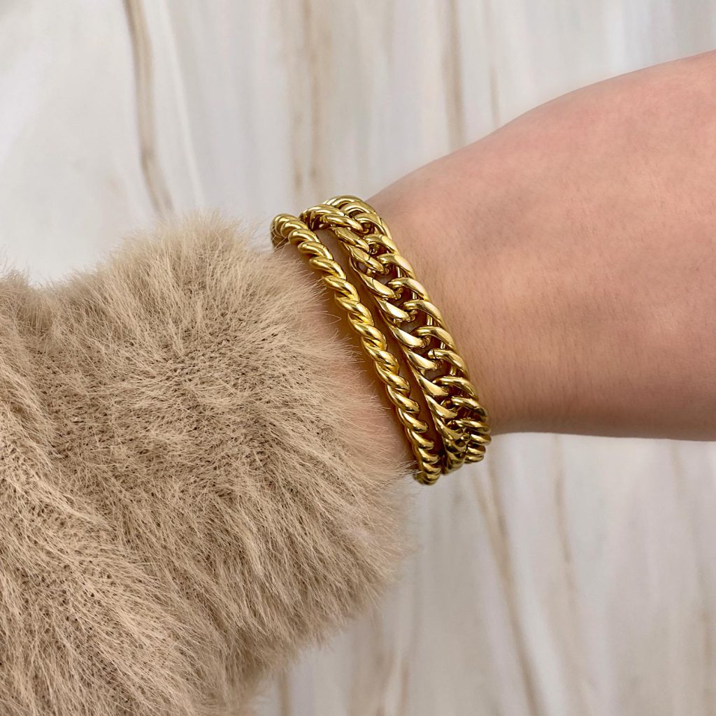 gouden gedraaide bangle