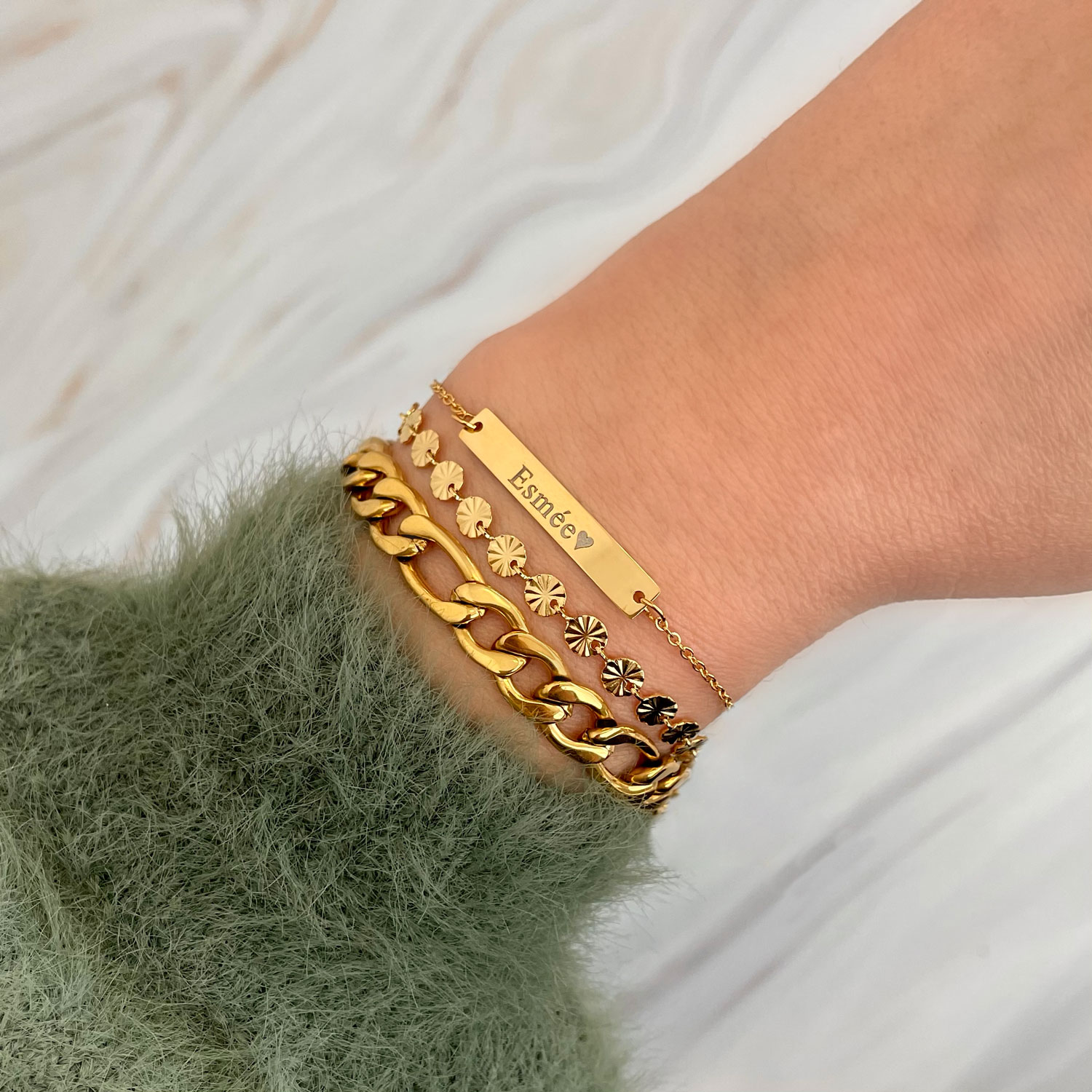 gouden armparty met graveerbare bar armband