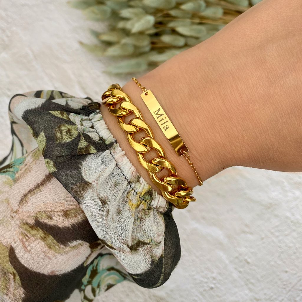 gouden-armbanden-combinatie-met-naam