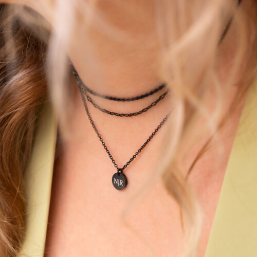 We looove black jewellery!