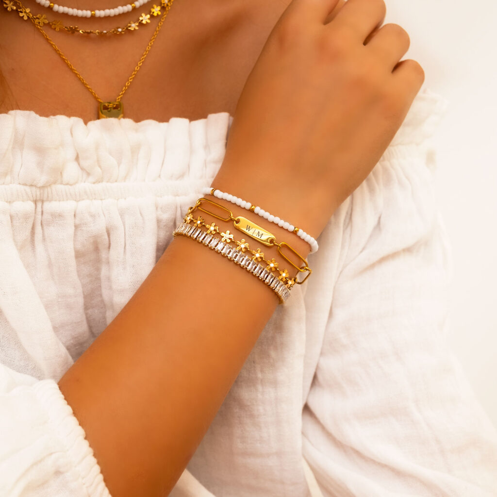 gouden-armparty-met-bloemetjes