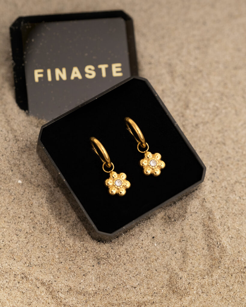 Earrings daisy pearl goldplated