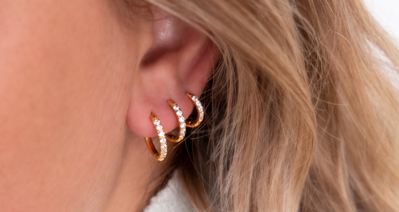 Schitterend en trendy: de musthave shiny oorringetjes set