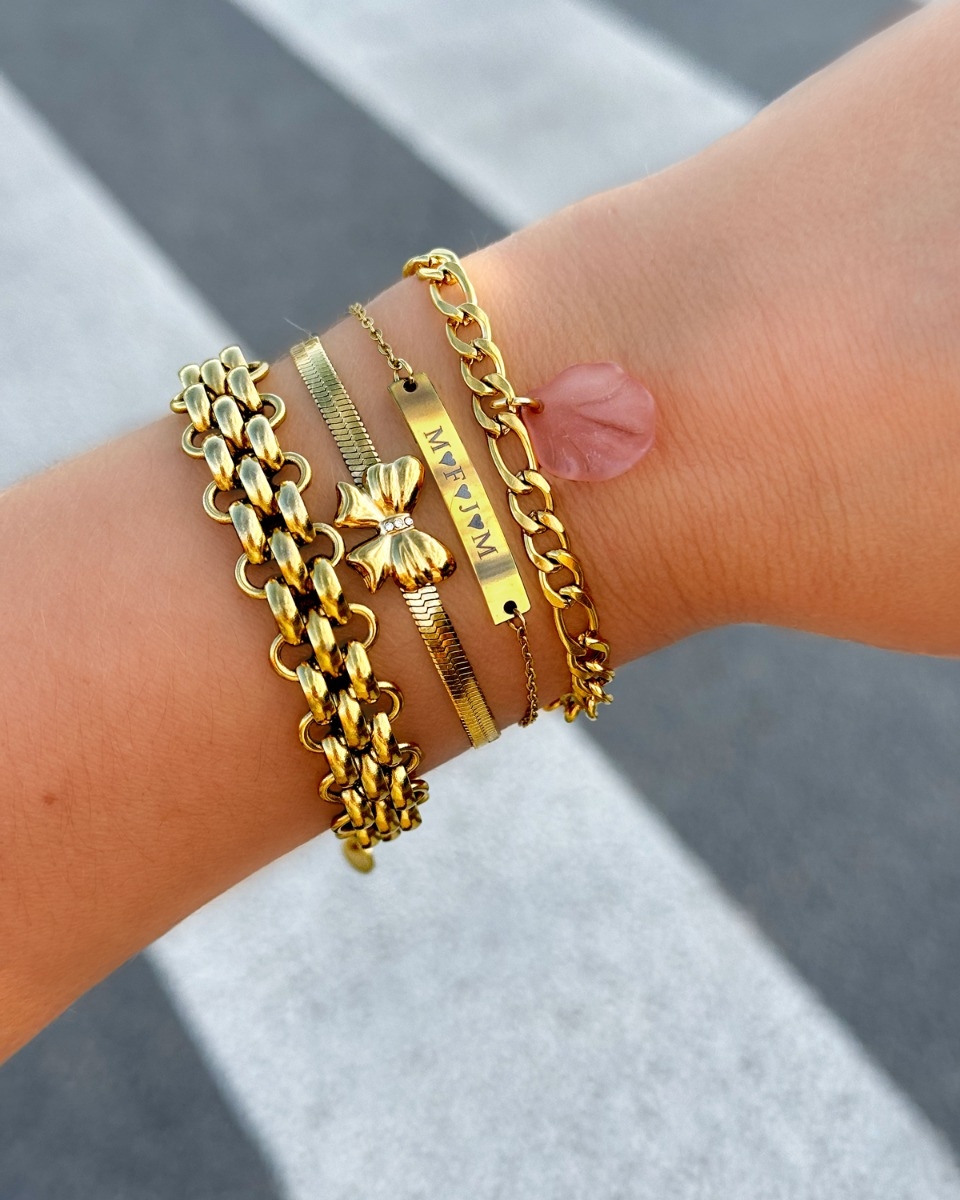 Opvallende gouden armparty